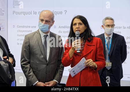 Paris, France.26 novembre 2021.Visite de Jean-Michel Blanquer, ministre de l'éducation nationale, de la jeunesse et des sports à la Foire Educatec-Educatice. Banque D'Images