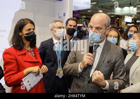 Paris, France.26 novembre 2021.Visite de Jean-Michel Blanquer, ministre de l'éducation nationale, de la jeunesse et des sports à la Foire Educatec-Educatice. Banque D'Images