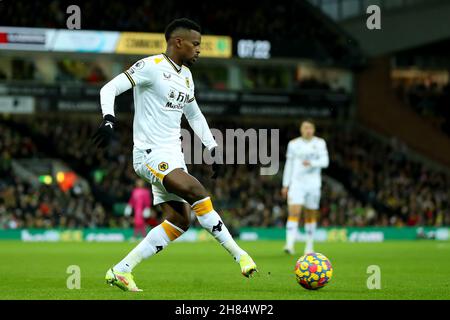 Carrow Road, Norwich, Norforlk, Royaume-Uni.27 novembre 2021.Premier League football, Norwich contre Wolverhampton Wanderers; Nélson Semedo de Wolverhampton Wanderers crédit: Action plus Sports/Alay Live News Banque D'Images