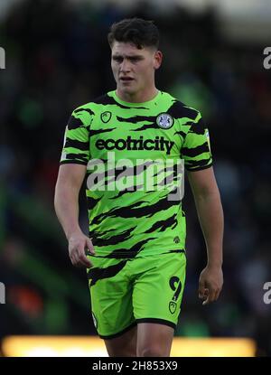 Forest Green Rovers Matthew Stevens pendant le match de la Sky Bet League deux à la pleine charge New Lawn, Nailsworth.Date de la photo: Samedi 27 novembre 2021. Banque D'Images