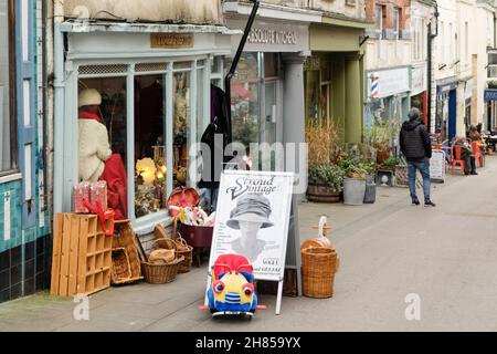 Vue sur Stroud.Une ville de Gloucester dans les Cotswolds du Sud.Stroud vintage sur High St Banque D'Images