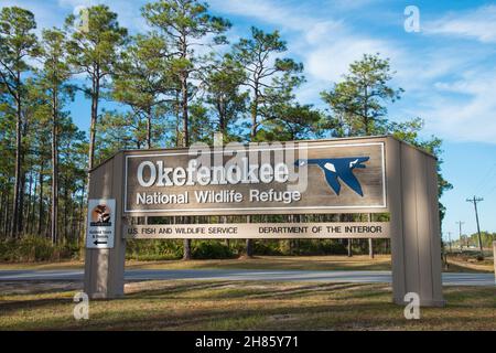 Panneau d'entrée est de la réserve naturelle nationale d'Okefenokee, Folkston, Géorgie, États-Unis Banque D'Images