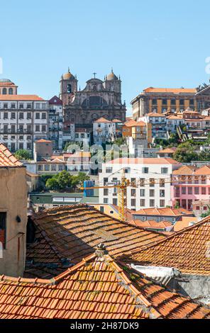 Une vue sur la ville de Porto, au Portugal. Nord depuis la colline de la Cathédrale Banque D'Images