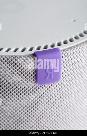 Enceinte élégante Yandex mini.Gros plan Banque D'Images