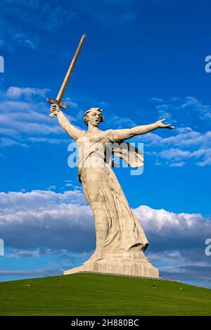 Volgograd, Russie - 05 juin 2021 : la mère patrie appelle. Monument le 05 juin 2021 à Volgograd, Russie.Le monument commémoratif a été construit en 19 Banque D'Images