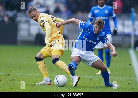 GENK, BELGIQUE - NOVEMBRE 28 : NOA Lang du Club Brugge, Patrik Hrosovsky de KRC Genk pendant le match Jupiler Pro League entre KRC Genk et Club Brugge à Cegeka Arena le 28 novembre 2021 à Genk, Belgique (photo de Joris Verwijst/Orange Pictures) Banque D'Images