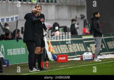 Deutschland, Fuerth, Sportpark Ronhof Thomas Sommer - 27.11.2021 - Fussball, 1.Bundesliga - SpVgg Greuther Fuerth vs TSG 1899 Hoffenheim image: Trainer Sebastian Hoeness (TSG 1899 Hoffenheim) les règlements DFL interdisent toute utilisation de photographies comme séquences d'images et ou quasi-vidéo Banque D'Images