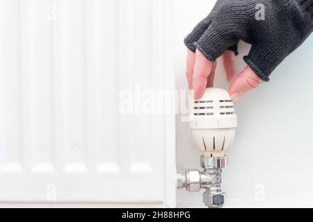 Robinet de radiateur tournant à main et à gants pour le chauffage Banque D'Images