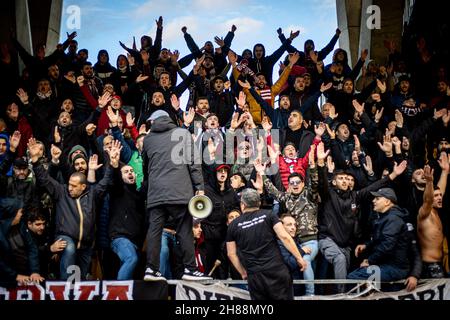 Fans de Reggina pendant Benevento Calcio vs Reggina 1914, match de football italien série B à Benevento, Italie, novembre 27 2021 Banque D'Images