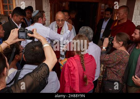 Disket, Nubra Valley.Inde.13 juillet 2017.Le 14ème Dalaï Lama tient une réunion spéciale avec les étrangers après l'enseignement principal Banque D'Images