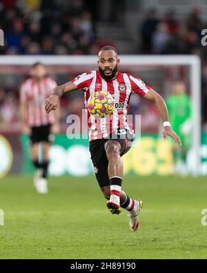 LONDRES, GBR.28 NOV Bryan Mbeumo de Brentford contrôle le ballon lors du match de la Premier League entre Brentford et Everton au Brentford Community Stadium, Brentford, le dimanche 28 novembre 2021.(Crédit : Juan Gasparini | ACTUALITÉS MI) crédit : ACTUALITÉS MI et sport /Actualités Alay Live Banque D'Images