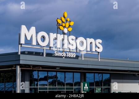 Enseigne au supermarché Morrisons - Morrisons depuis 1899. Banque D'Images