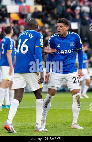 Brentford, Royaume-Uni.28 novembre 2021.Everton Ben Godfrey et Everton Abdoulaye Doucours lors du match de la Premier League entre Brentford et Everton au Brentford Community Stadium, Brentford, Angleterre, le 28 novembre 2021.Photo par Andrew Aleksiejczuk/Prime Media Images.Crédit : Prime Media Images/Alamy Live News Banque D'Images