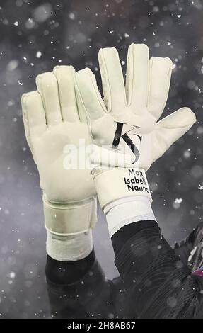 Leicester, Angleterre, 28 novembre 2021.Les gants du gardien de but de Leicester City Kasper Schmeichel après le match de la Premier League au King Power Stadium de Leicester.Crédit photo à lire: Darren Staples / Sportimage crédit: Sportimage / Alay Live News Banque D'Images