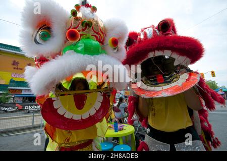 Spectacles de danse du lion dans China Town au Festival de la culture chinoise. Banque D'Images