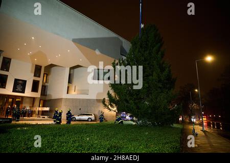 Berlin, Allemagne.28 novembre 2021.Un arbre sera érigé devant la représentation de l'État du Bade-Wurtemberg.Credit: Annette Riedl/dpa/Alay Live News Banque D'Images