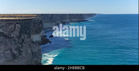 vue panoramique sur les falaises de bunda sur la plaine de nullalabour Banque D'Images