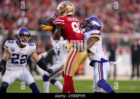 Minnesota Vikings Corner back Bashaud Breeland (21) décompose les pas destinés au grand récepteur de San Francisco Trent Sherfield (81) pendant le FO Banque D'Images