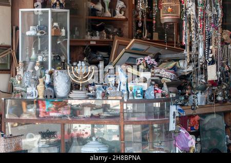 Le marché aux puces dans les ruelles de Jaffa, Tel Aviv, Israël Banque D'Images