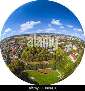 Vue panoramique sur Bad Füssing, célèbre station thermale de Basse-Bavière Banque D'Images