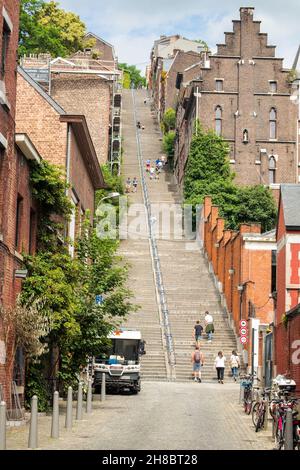 Vue sur la montagne de Bueren, un célèbre escalier extérieur extrême à Liège, Belgique. Banque D'Images