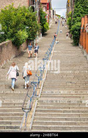 'Montagne de Bueren' est un escalier extérieur extrême à Liège, Belgique.Il mène à un point de vue sur la ville. Banque D'Images