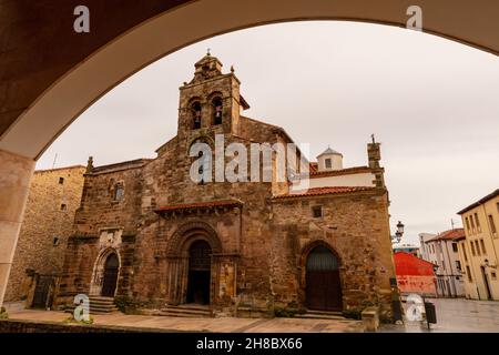 Couvent et église de San Francisco de Aviles Banque D'Images