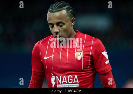 Jules Kounde de Sevilla FC pendant le match de la Liga Santader entre le Real Madrid et le Sevilla FC à l'Estadio Santiago Bernabeu à Madrid, Espagne. Banque D'Images