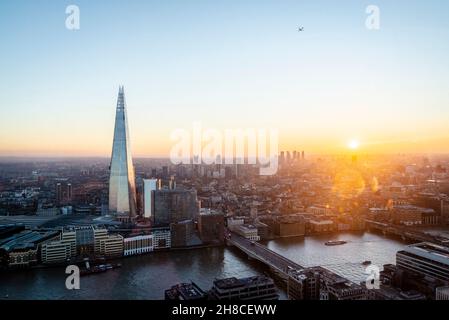 Paysage urbain avec le gratte-ciel de Shard vu depuis le jardin du ciel de Walkie Talkie Skyscraper, Londres, Angleterre, Royaume-Uni Banque D'Images