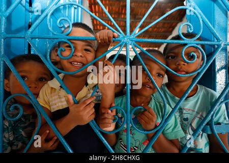 Alagoinhas, bahia, brésil - 3 juillet 2019 : les enfants sont vus dans un centre municipal de garderie de la ville d'Alagoinhas. Banque D'Images