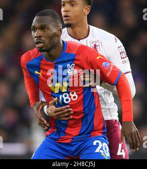 27 novembre - Crystal Palace v Aston Villa - Premier League - Selhurst Park Crystal Palace's Christian Benteke pendant le match au Selhurst Park Picture Credit : © Mark pain / Alamy Live News Banque D'Images