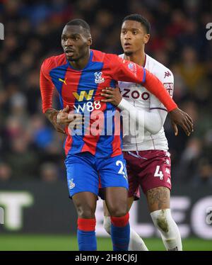 27 novembre - Crystal Palace v Aston Villa - Premier League - Selhurst Park Crystal Palace's Christian Benteke pendant le match au Selhurst Park Picture Credit : © Mark pain / Alamy Live News Banque D'Images