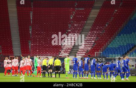 Leipzig, Allemagne.28 novembre 2021.Football: Bundesliga, Matchday 13, RB Leipzig - Bayer Leverkusen à la Red Bull Arena.Les joueurs entrent dans l'arène vide.Credit: Jan Woitas/dpa-Zentralbild/dpa/Alay Live News Banque D'Images