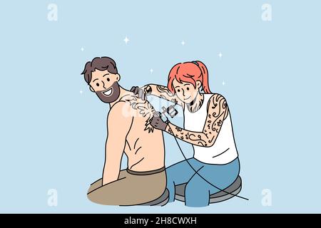 Le client masculin se tattoo avec le maître féminin dans le saloon.Femme fait peinture d'art du corps pour homme client en studio.Concept de tatouage.Sous-culture et diversité.Illustration vectorielle plate. Illustration de Vecteur