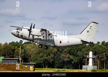 Avion de transport aérien italien Alenia C-27J Spartan décollage de la base aérienne de Kleine-Brogel, Belgique - 13 septembre 2021 Banque D'Images