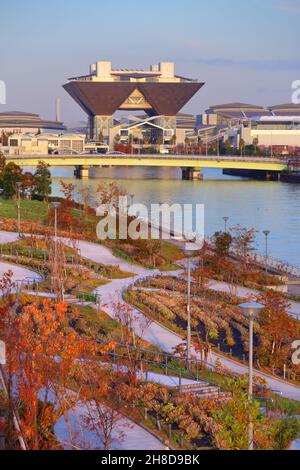 TOKYO, JAPON - 2 DÉCEMBRE 2016 : architecture moderne de Tokyo Big Sight au Japon.Le centre des congrès et des expositions est situé dans le quartier Ariake o Banque D'Images