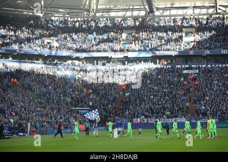 Firo: 27.11.2021 Fuvuball: Football: 2ème Bundesliga, saison 2021/2022 FC Schalke 04 - SV Sandhausen fans ,, Schalke, fans sur Tribvºne malgré Corona,, général, déposants, Veltins Arena, spectateurs,Stade Veltins Banque D'Images