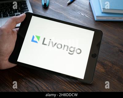 KIEV, UKRAINE - 20 octobre 2021.appareil avec logo de la société Livongo. Banque D'Images