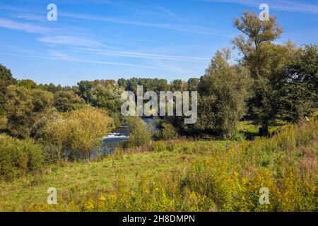 Datteln, Rhénanie-du-Nord-Westphalie, Allemagne - Lippe, développement de la rivière et de la plaine inondable de la Lippe près de Haus Vogelsang, ici une rivière presque naturelle landsca Banque D'Images