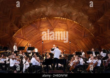 Boston Landmarks Orchestre présente à la Hatch Shell sur l'Esplanade de Boston Massachusetts Banque D'Images