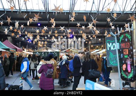 The Canopy Christmas Market près de Granary Square à Kings Cross, au nord de Londres, au Royaume-Uni Banque D'Images