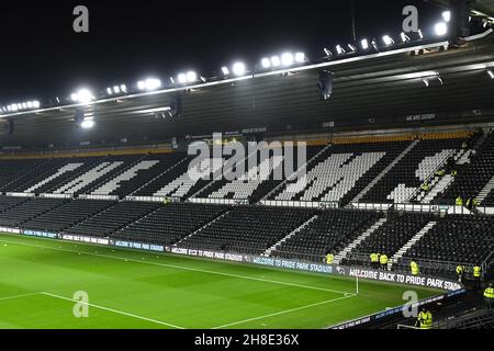 DERBY, GBR.29 NOVEMBRE vue générale à l'intérieur du Pride Park Stadium avant le lancement du match du championnat du ciel entre Derby County et Queens Park Rangers au Pride Park, Derby, le lundi 29 novembre 2021.(Credit: Jon Hobley | MI News) Credit: MI News & Sport /Alay Live News Banque D'Images