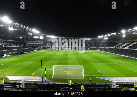 DERBY, GBR.29 NOVEMBRE vue générale à l'intérieur du Pride Park Stadium avant le lancement du match du championnat du ciel entre Derby County et Queens Park Rangers au Pride Park, Derby, le lundi 29 novembre 2021.(Credit: Jon Hobley | MI News) Credit: MI News & Sport /Alay Live News Banque D'Images