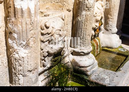 Fontaine Rimondi, dans la ville de Réthymnon sur l'île de Crète, Grèce. Cette fontaine vénitienne a été créé en 1626. Banque D'Images