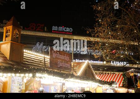 Der 38.Weihnachtsmarkt am Breitscheidplatz verbreitet mitten in der pulsierenden City-West gemütliche Weihnachtstimmung.Berlin, 28.11.2021 Banque D'Images