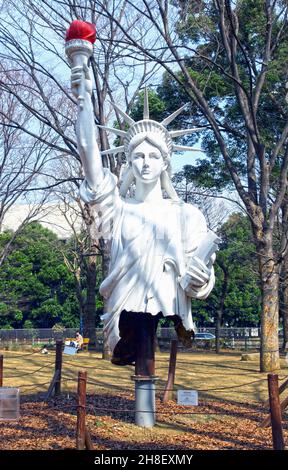 Une statue de la liberté au parc Ueno, à l'origine à Ishinomaki mais a été endommagée lors du tremblement de terre de 2011.Il a été restauré par l'Université de Tokyo. Banque D'Images