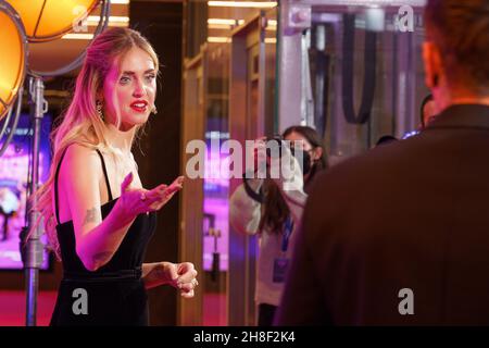 Madrid, Espagne.30 novembre 2021.Chiara Ferragni assiste à la première de 'The Ferragnez' par Amazon Prime au Yelmo Luxury Palafox Luchana à Madrid.Crédit : SOPA Images Limited/Alamy Live News Banque D'Images