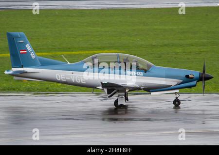 ZELTWEG, AUTRICHE - 07 septembre 2019 : prototype d'avion de formation Diamond Dart 550 OE-VGE du constructeur autrichien Diamond Aircraft Banque D'Images