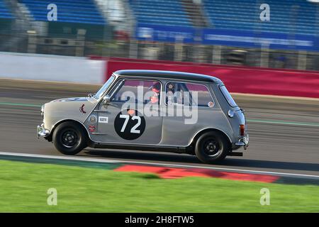 Andy 'Ace' Harrison, Paul Chudecki, Morris Mini Cooper S, DRHC Jack Sears Trophée, pour 1958 à 1966 voitures de tourisme, 45 minutes de course avec un compulseur Banque D'Images