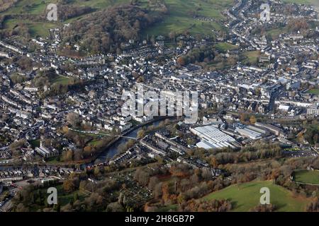 Vue aérienne de Kendal, une ville marchande de Cumbrian, Royaume-Uni Banque D'Images